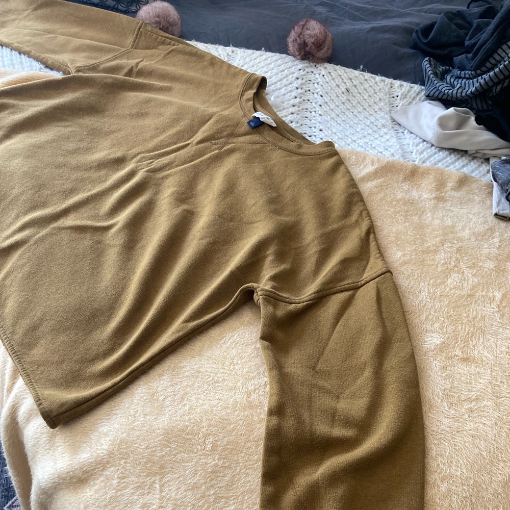 Oversized universal thread sweatshirt